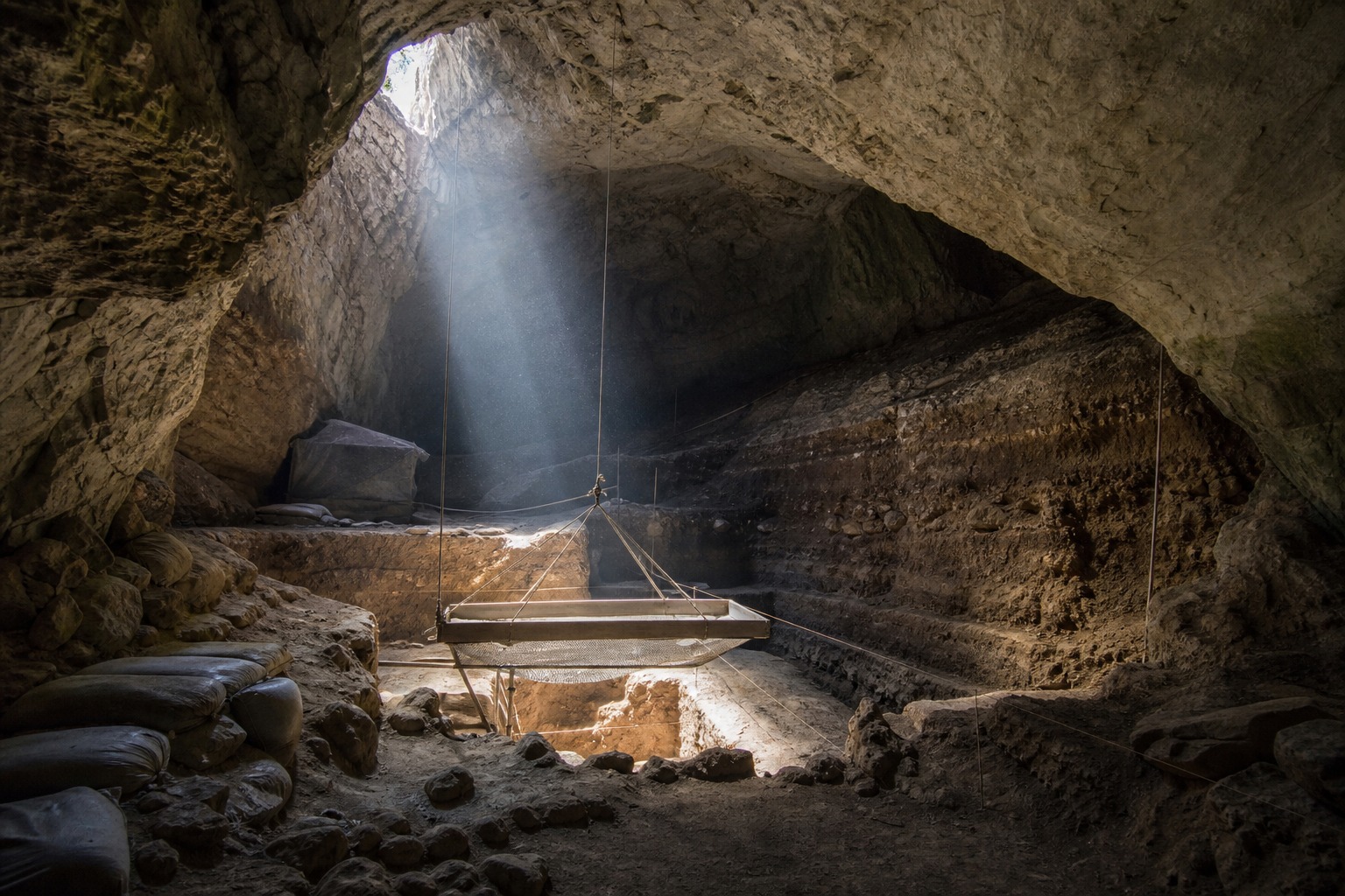 Denisovan Finger Bone Discovery: How a Pinky Rewrote Us